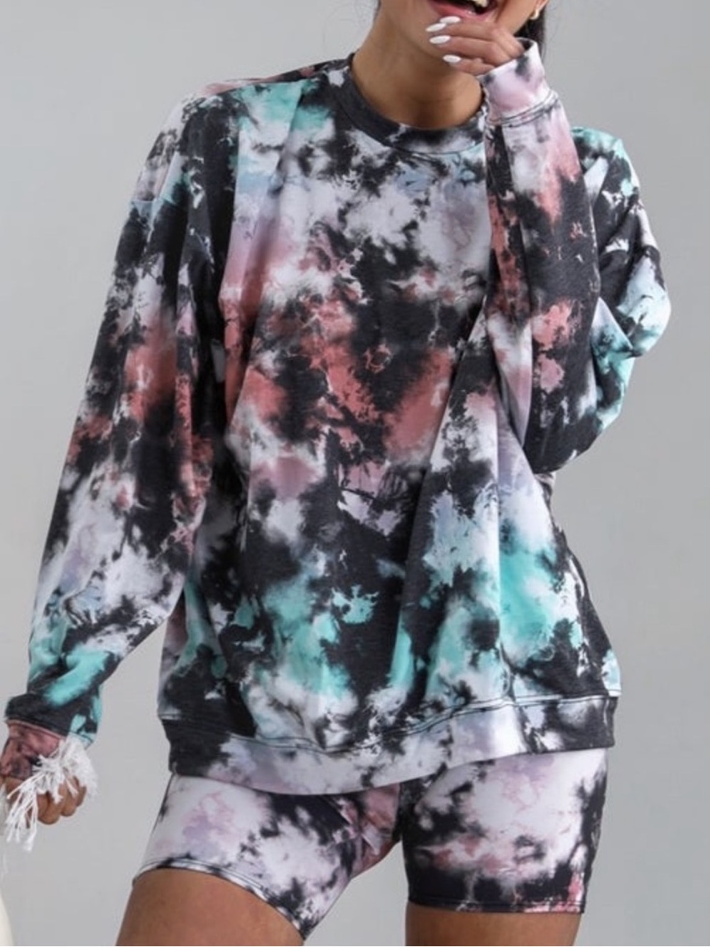 Onzie Boyfriend Sweatshirt in True Romance
